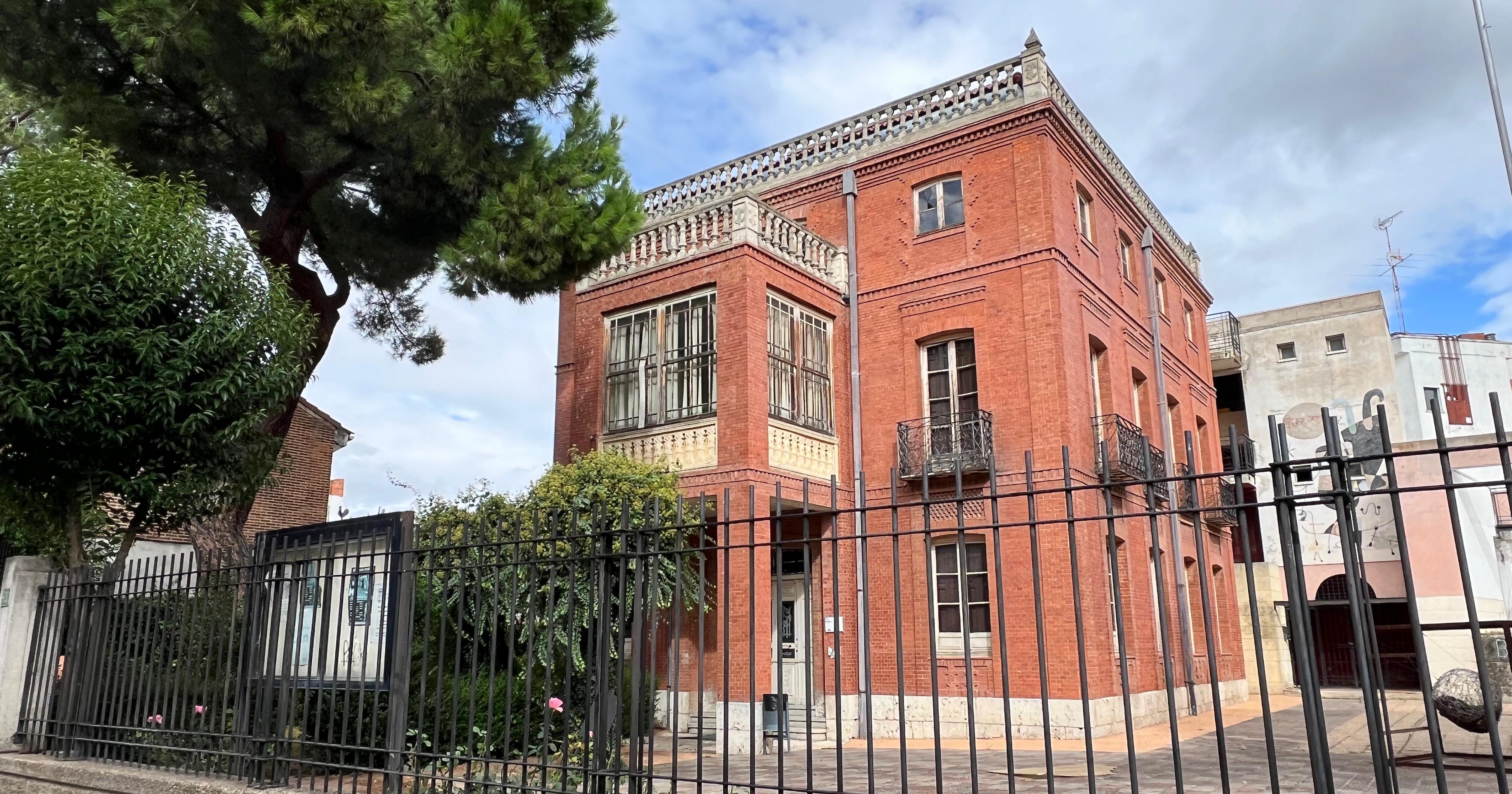 IU-Podemos Laguna de Duero denuncia el abandono de la antigua biblioteca y la falta de un emplazamiento definitivo para la biblioteca municipal en el 13 aniversario de su “traslado provisional” a la Casa de las Artes